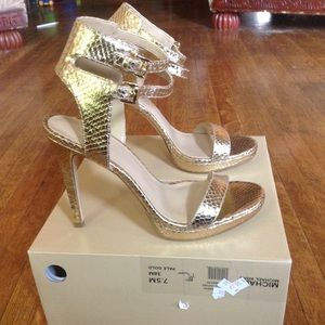 Super cute Gold Michael Kors heels!